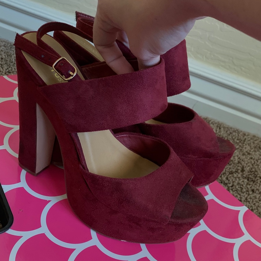 Charolette Russe Maroon Suede Pump